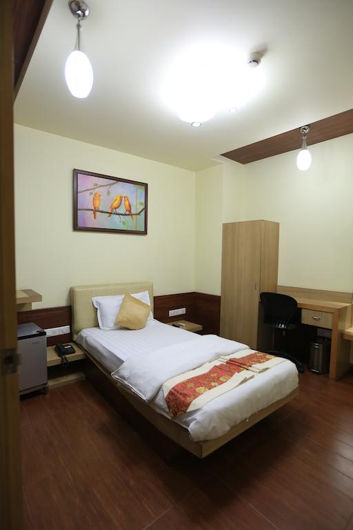 Apollo Sindoori Hotels Limited Bangalore Exterior photo
