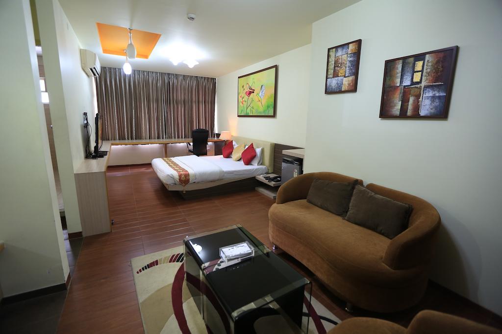 Apollo Sindoori Hotels Limited Bangalore Room photo